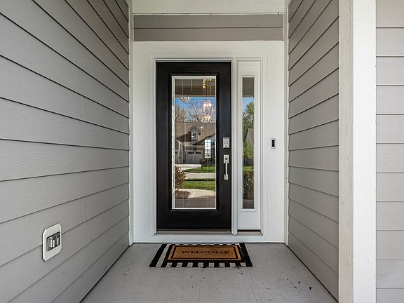 4th image of 298 Cline St