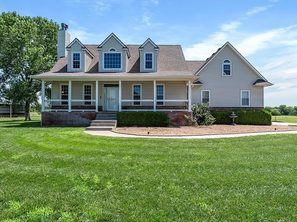 21722 SW Roberta Ln, Douglass, KS 67039