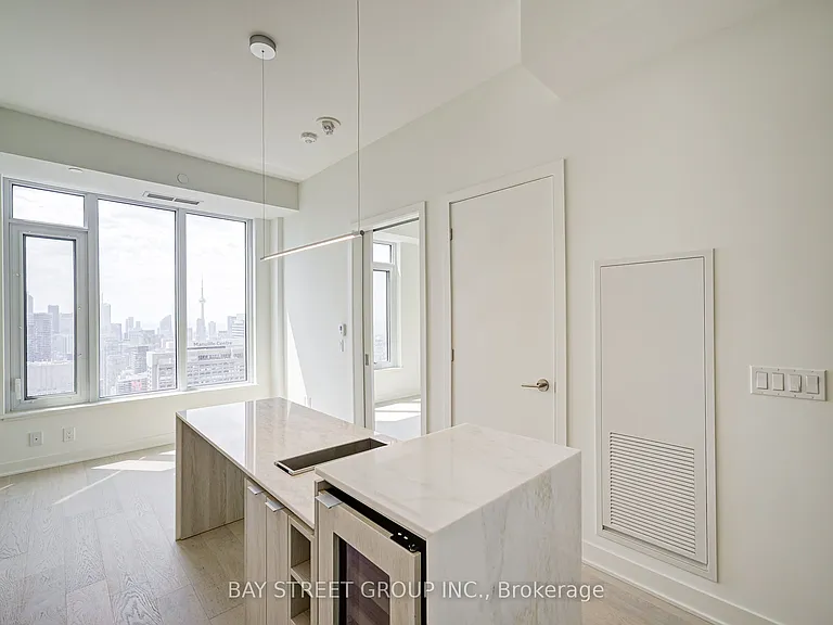 11 Yorkville Ave #5408 — Photo 13