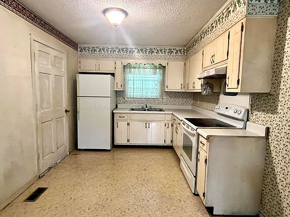 3rd image of 1604 33rd St