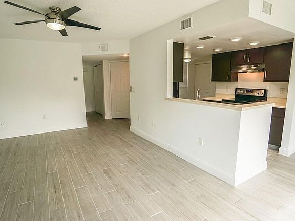 4th image of 1432 Skybolt Ct #33