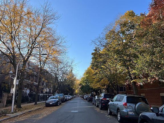 3rd image of 4134 N Kenmore Ave