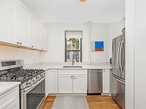 4th image of 35 Crown St APT 5A