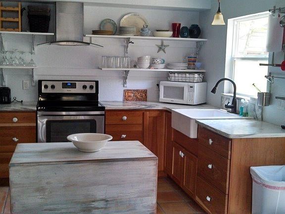 3rd image of 1840 Hawkins Ct