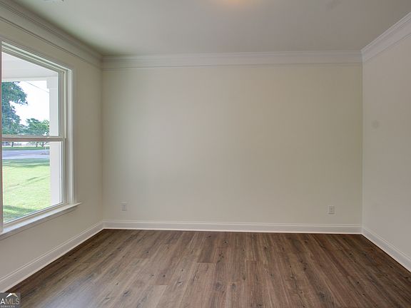 5th image of 41 Woodland Rd
