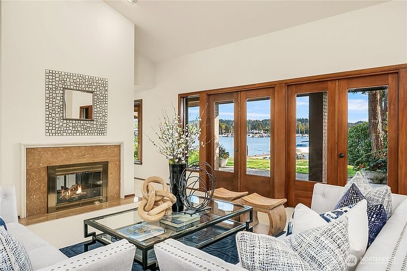 4th image of 11055 SE Lake Road