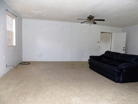3rd image of 8577 Larkspur Ave