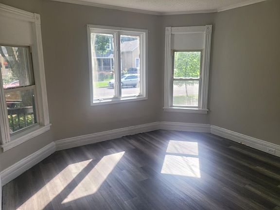 4th image of 212 Putnam St