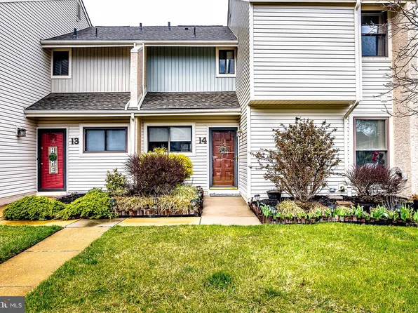 14 Tulip Ct, Mount Laurel, NJ 08054