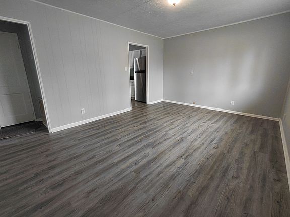 5th image of 2917 Darby Ln