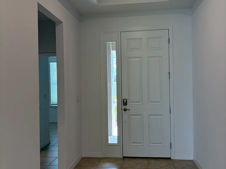 5754 SW 71st Ave — Photo 3