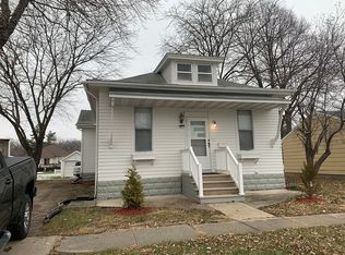 113 E Walnut St, Eldon, IA 52554