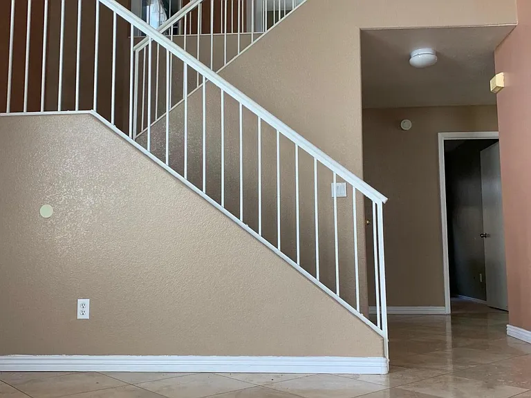 354 W Bolero Dr — Photo 4