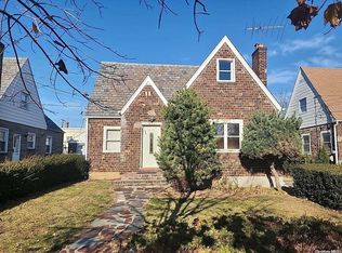 29 Foster Pl, Hempstead, NY 11550