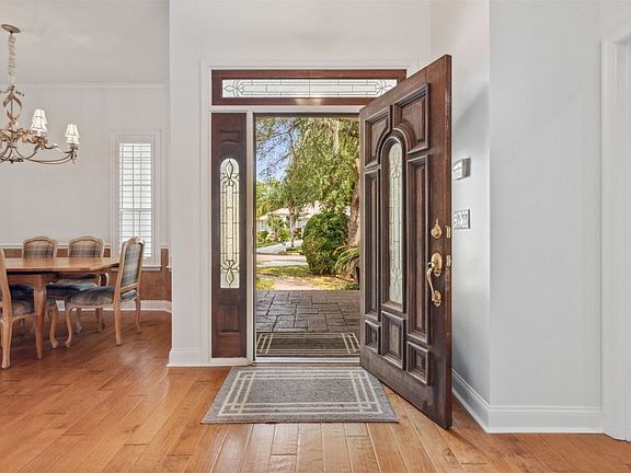 4th image of 2752 Sea Grove Ln