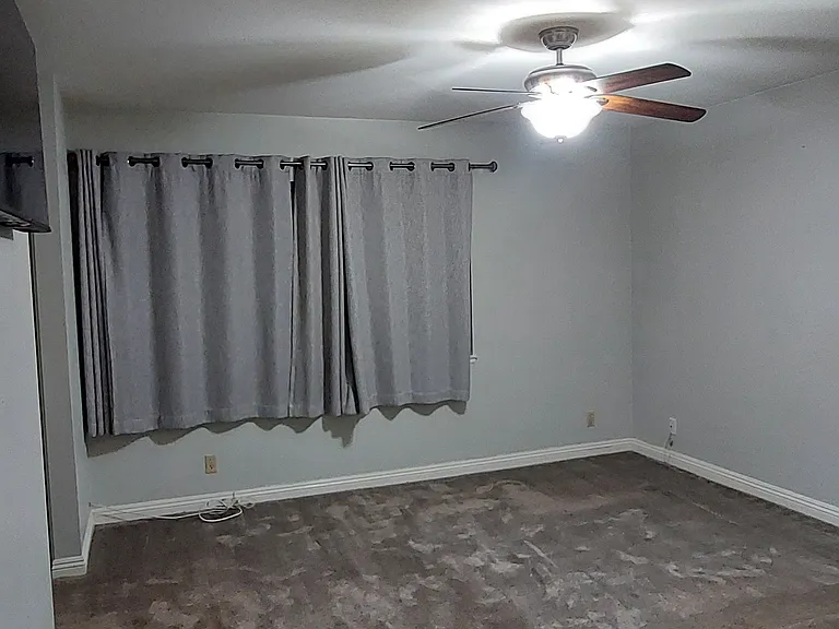 22592 Marylhurst Ct — Photo 16