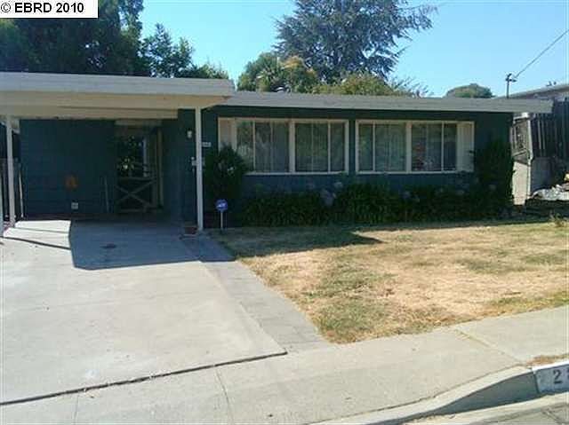 1st image of 2885 Stephen Dr
