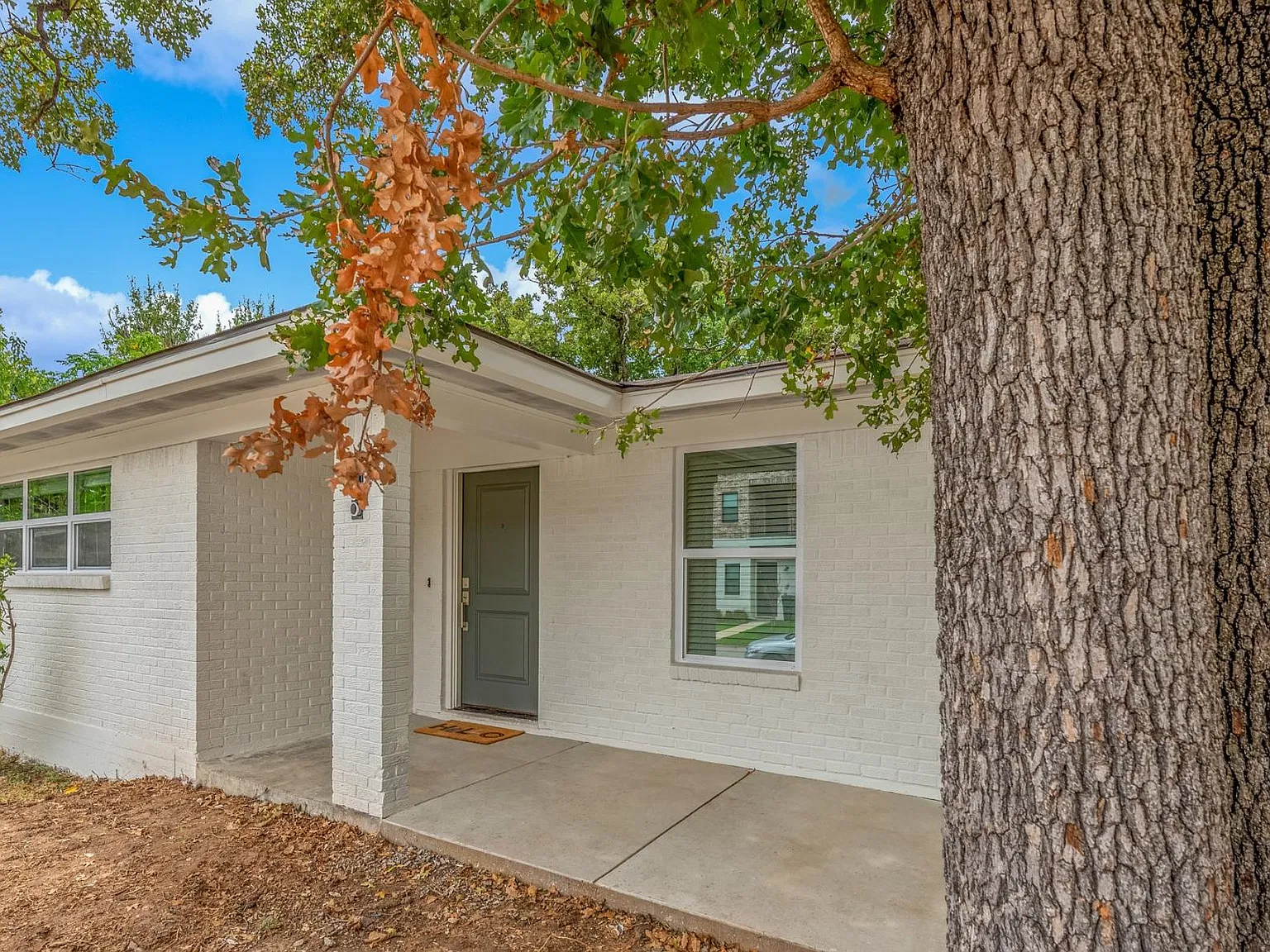 4100 Oaklawn St — Photo 4