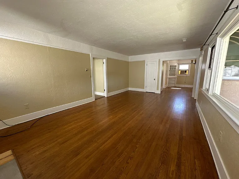 2140 Loomis St — Photo 7