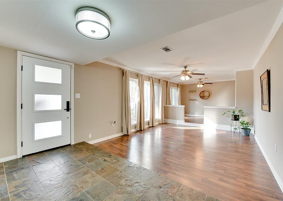 1st image of 10134 Hanka Dr