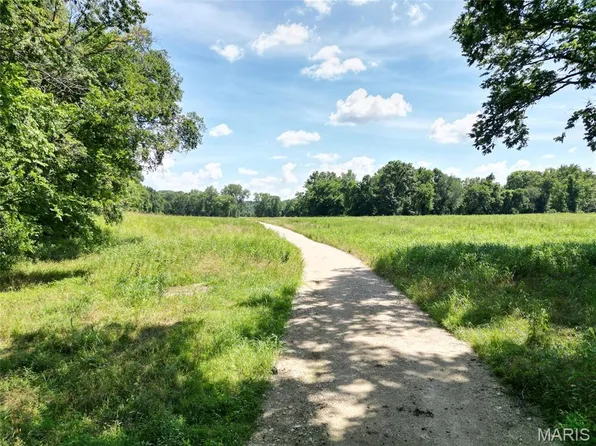 2 Howe Xing, Festus, MO 63028