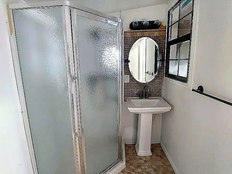 510 E Cook St — Photo 13