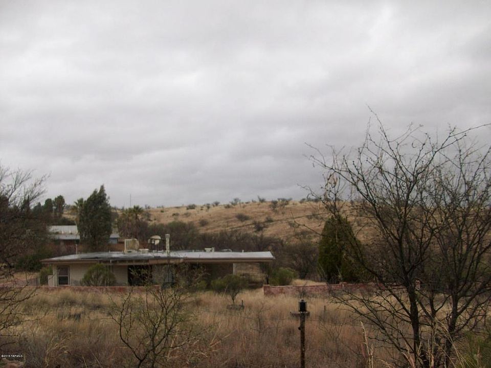 2nd image of 936 N Silver Lode Trl