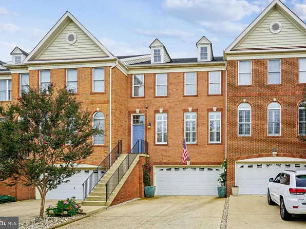 25857 Kirkwood Sq, Chantilly, VA 20152