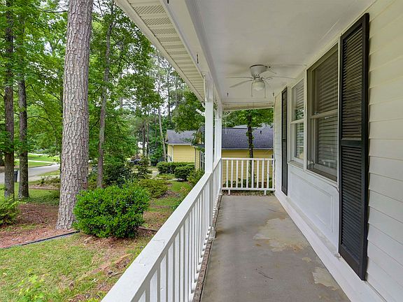 3rd image of 114 Crossbow Ct