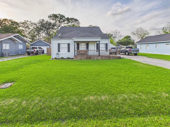1304 Kent Ave, Nederland, TX 77627