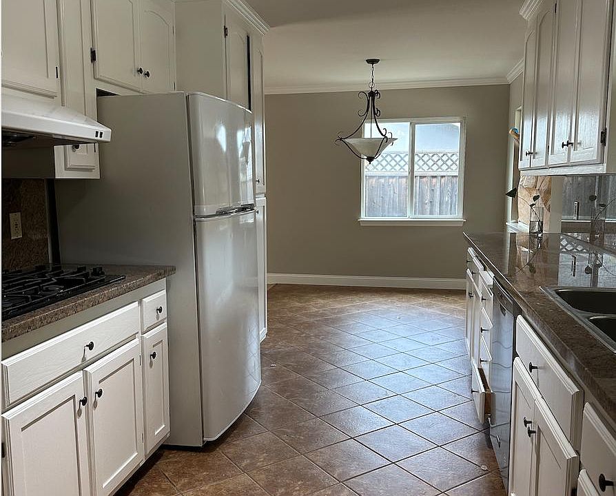 1st image of 3371 Hilary Dr