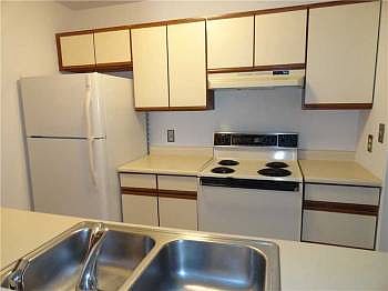 2nd image of 4381 Village Pw Cir W APT 1
