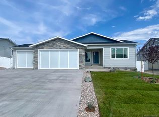 4001 Sage Rd, Cheyenne, WY 82001