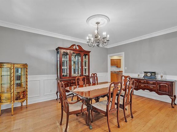 4th image of 4127 Golden Maple Ct