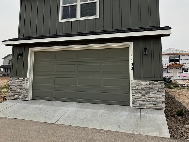 1133 E Jackpot Ln — Photo 1