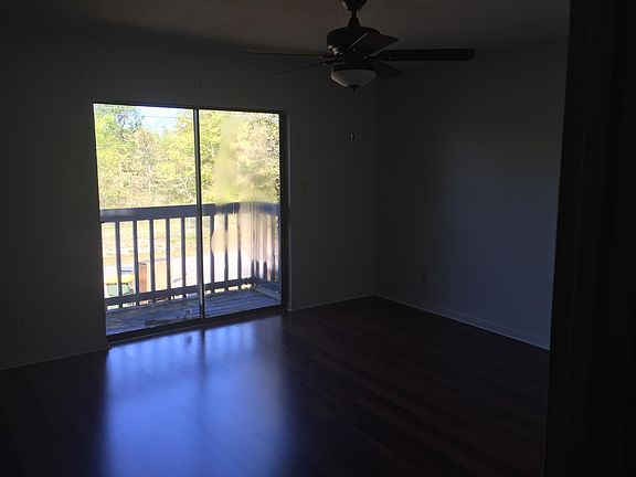3rd image of 957 McFarlan Ave #A