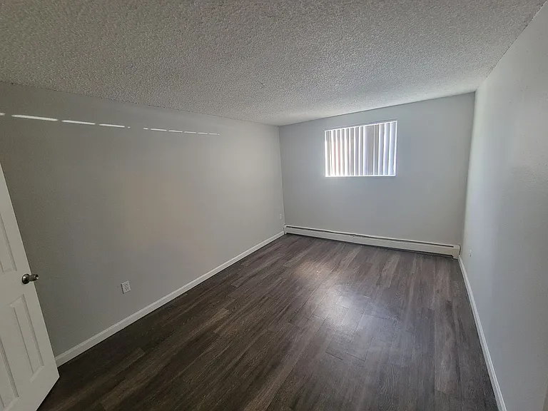 Elm Grove Apartments — Photo 8
