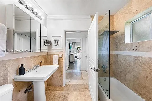 1255 NE 93rd St — Photo 32