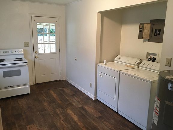 5th image of 1024 Hickory St