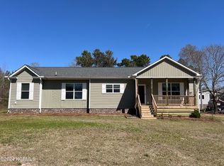 201 Moores Landing Ct, Hampstead, NC 28443