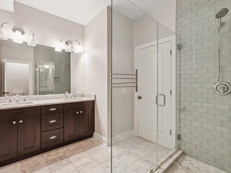 39 U St NE #1 — Photo 7