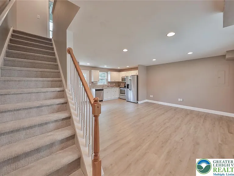 312 Central Park Ave — Photo 13