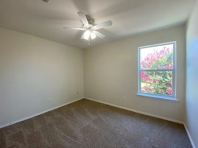 1202 Madison Dr — Photo 3
