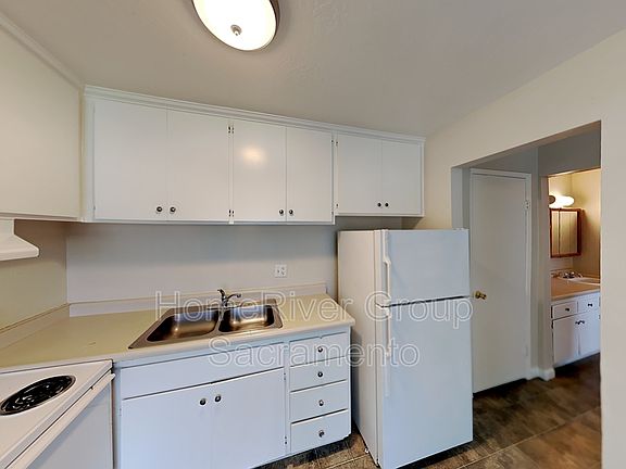 4th image of 3689 Myrtle Ave APT 6