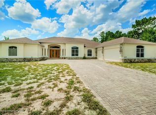 10220 Whisper Ridge Trl, Weeki Wachee, FL 34613