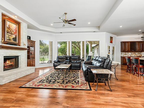 3rd image of 8535 Fairway Green Dr