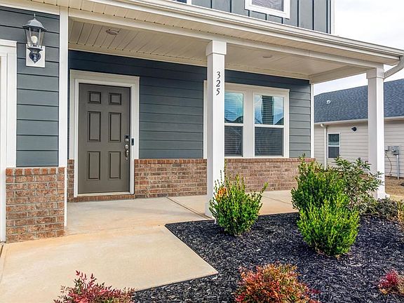 3rd image of 325 Roderick Ln