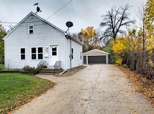 213 Madison St, Menasha, WI 54952