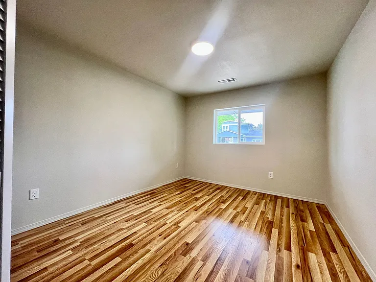 2020 SE 154th Ave — Photo 12
