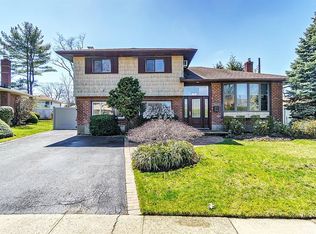 662 Carlisle Rd, Jericho, NY 11753